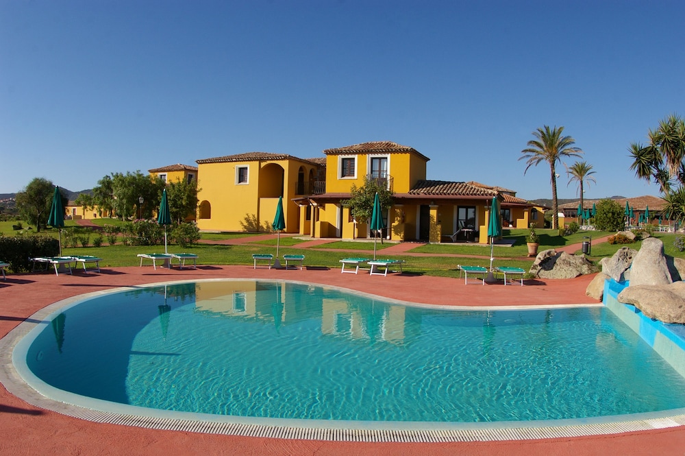 Villaggio Baia Dei Pini in BUDONI