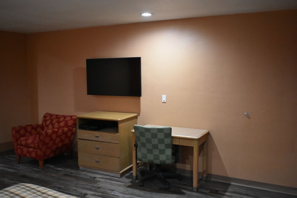 Apex Inn 44/51