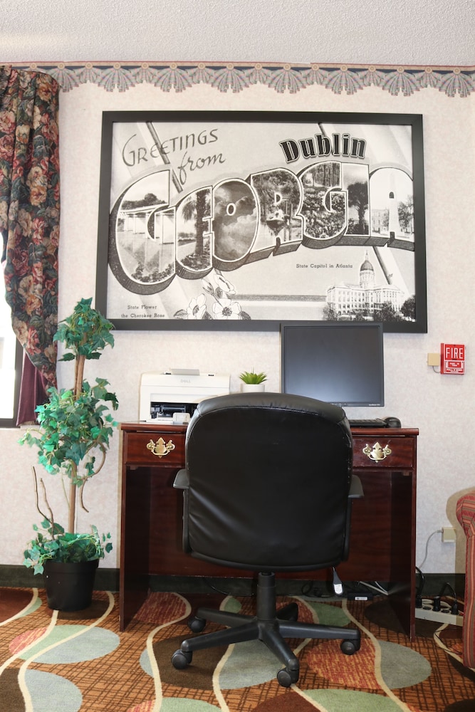 Super 8 by Wyndham Dublin 25/27