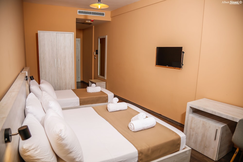 Arc Hotel Tirana 20/50