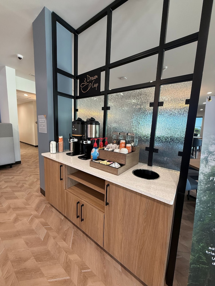 Sleep Inn & Suites Savannah Tennessee Riverfront 10/50