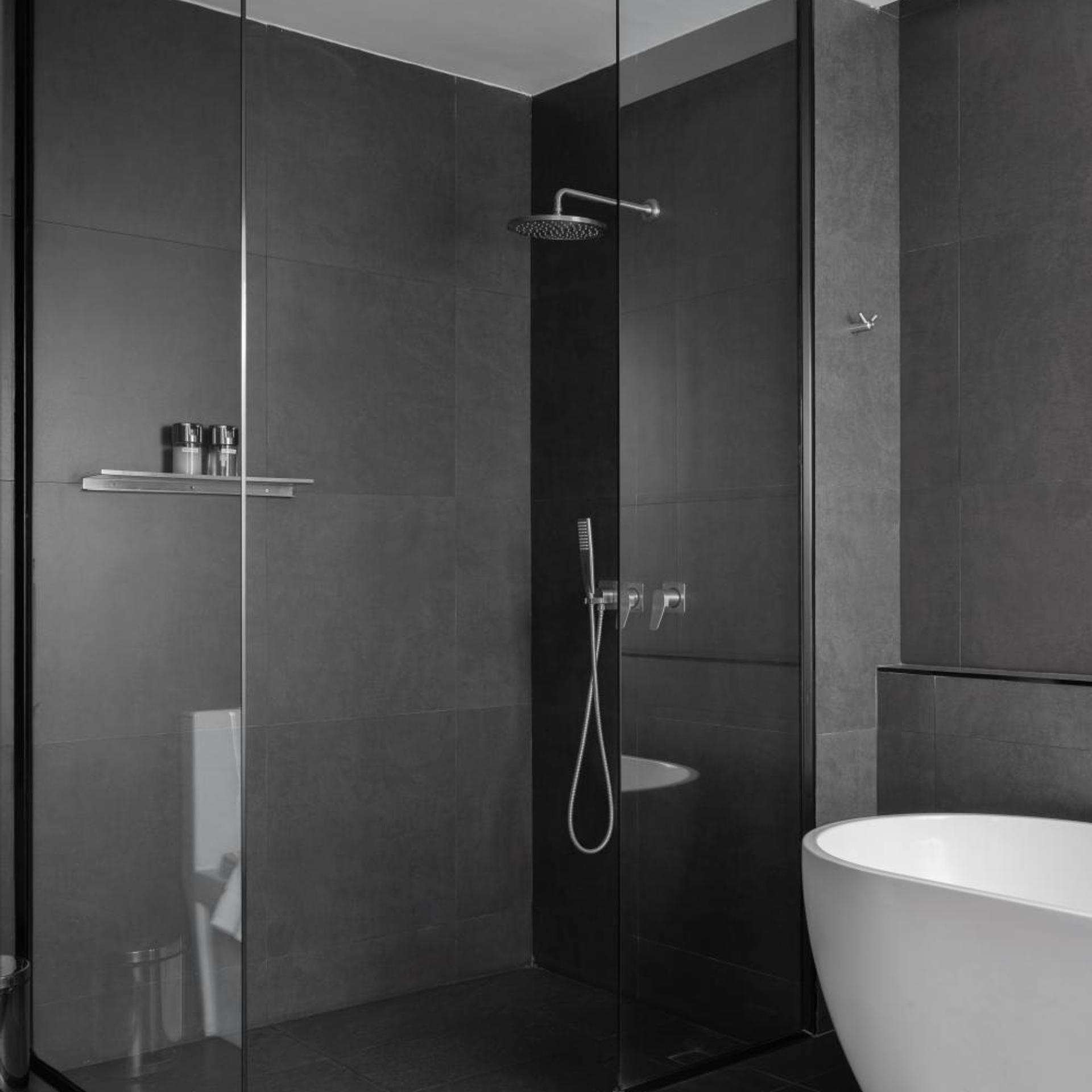 Deluxe, Double Bed, Bathtub, POR Thapae Gate 3/8