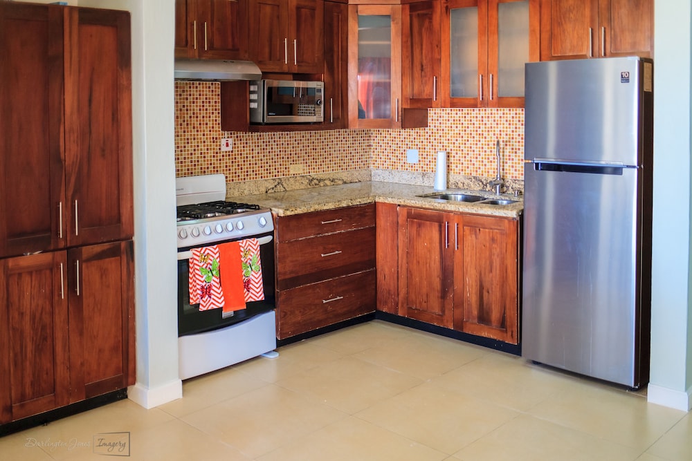 Skyview Manor Guest Apartments 4/50