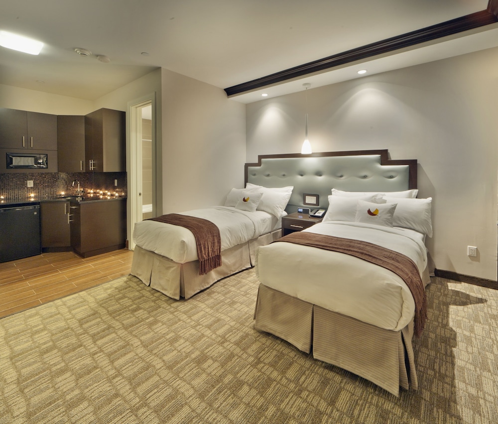 Condor Hotel by LuxUrban, Trademark Collection 16/50