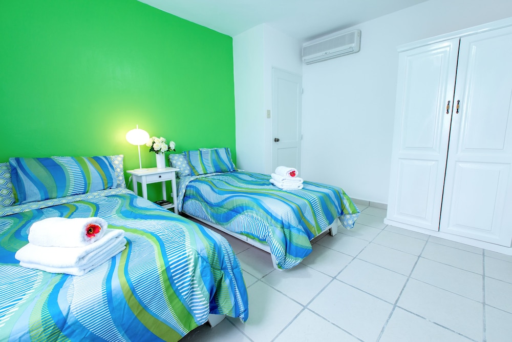 Beach Bungalows Los Corales 13/50
