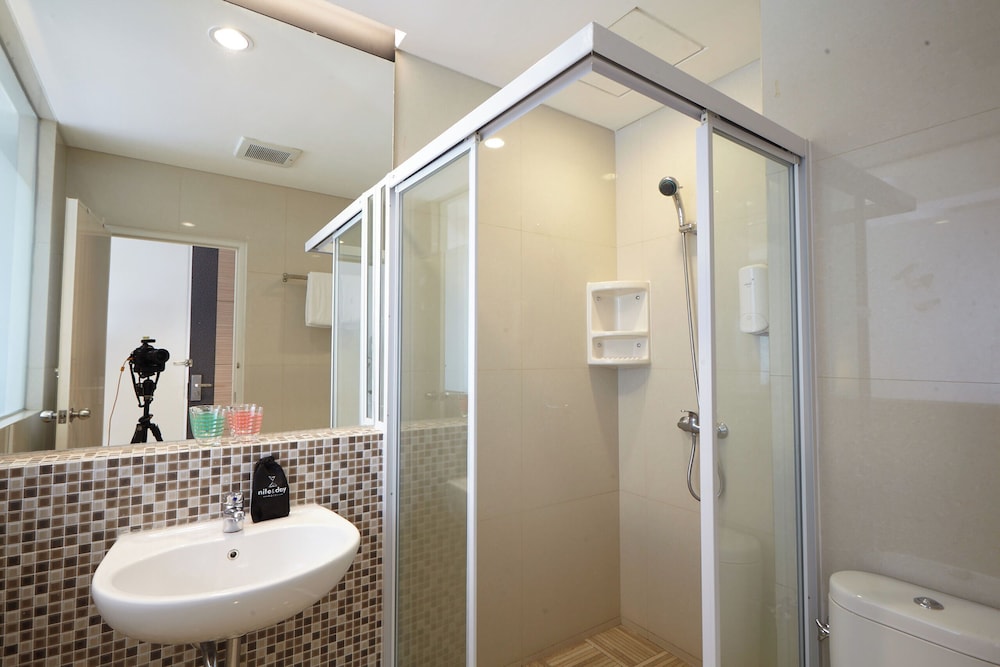 غرفة سوبيريور بسرير كوين، Nite Day Residence Alam Sutera 4/4