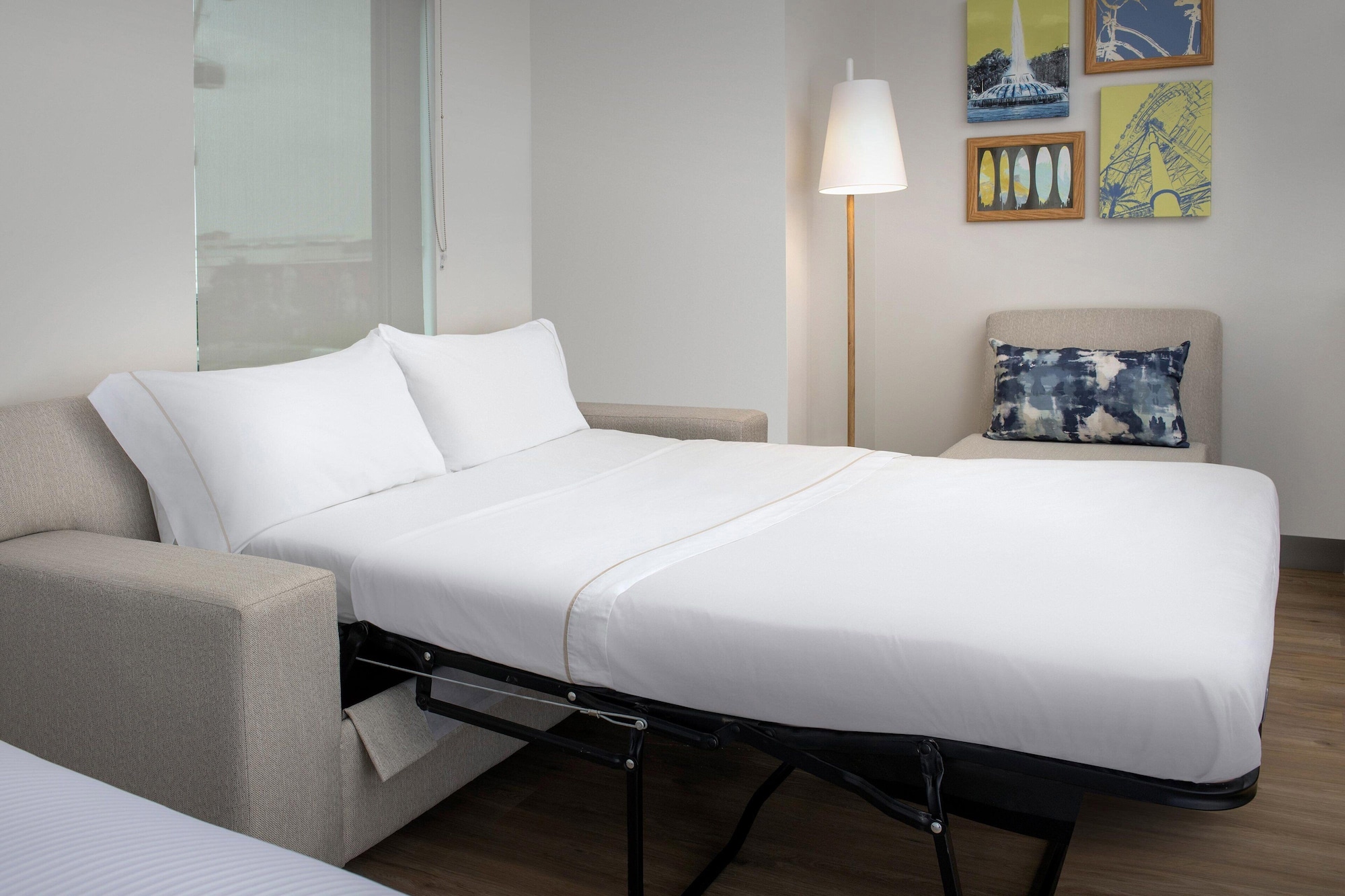 Studio, 2 Queen Beds, Sofa