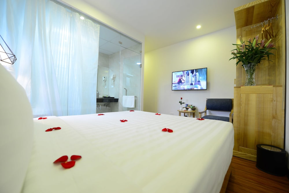 Blue Hanoi Inn Luxury Hotel 26/44