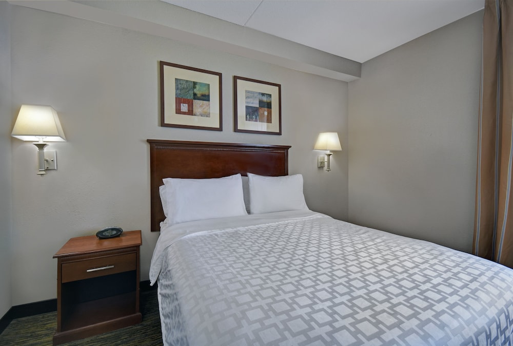 CANDLEWOOD SUITES COLUMBIA-FT. JACKSON 21/62