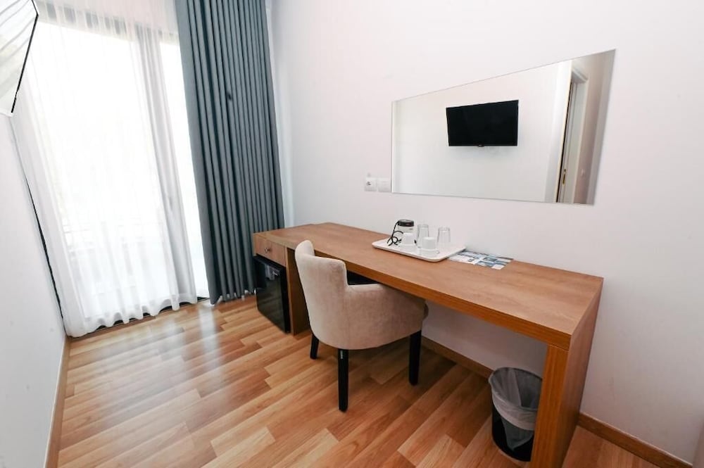 Bianco Hotel 53/61