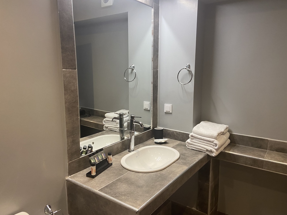 Connect Studios & Apartments 47/47