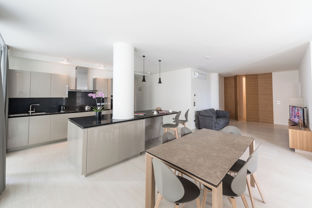 Hesperia Hotel & Residence 3/50