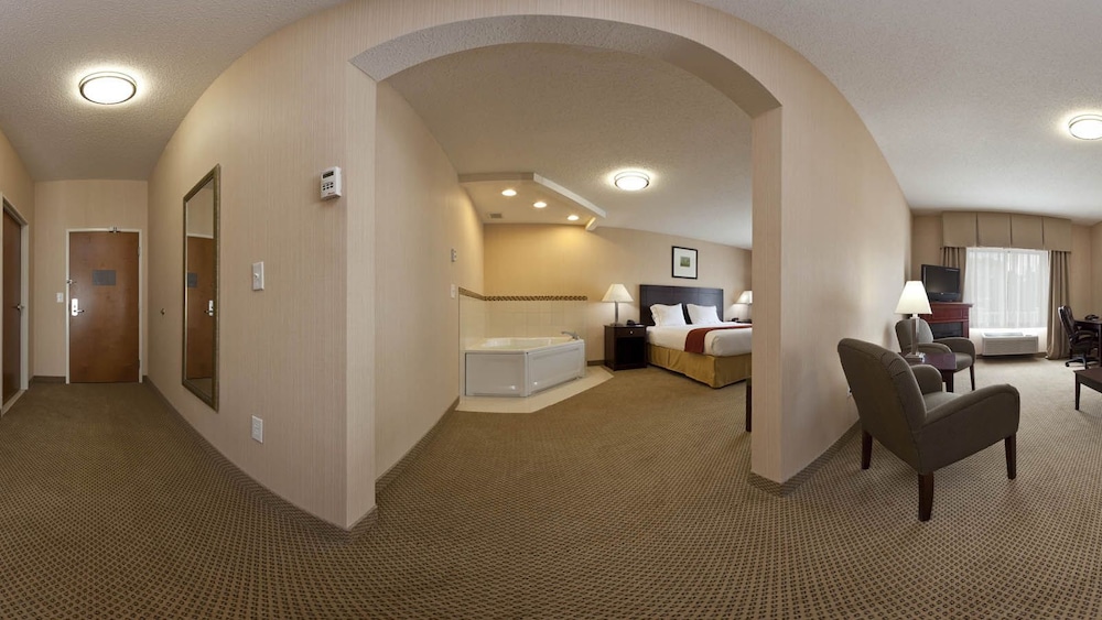 Holiday Inn Express Hotels And Suites Dayton North Tipp City 35/48
