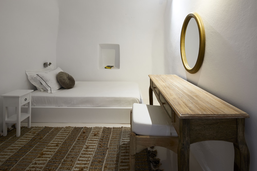 Amaya Selection Of Villas 50/50