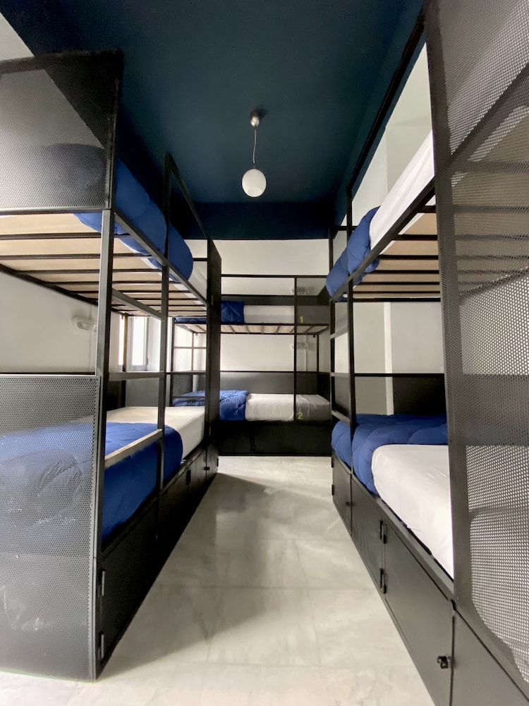 Oasis Backpackers Hostel Sevilla 25/45