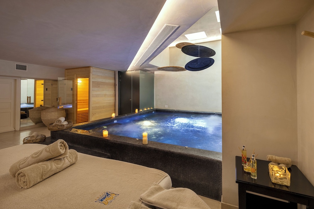 Saint John Hotel Villas and Spa 78/107