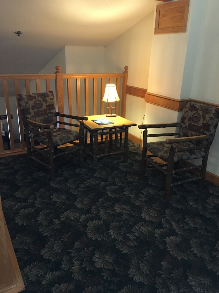 Mooselake Lodge 22/30