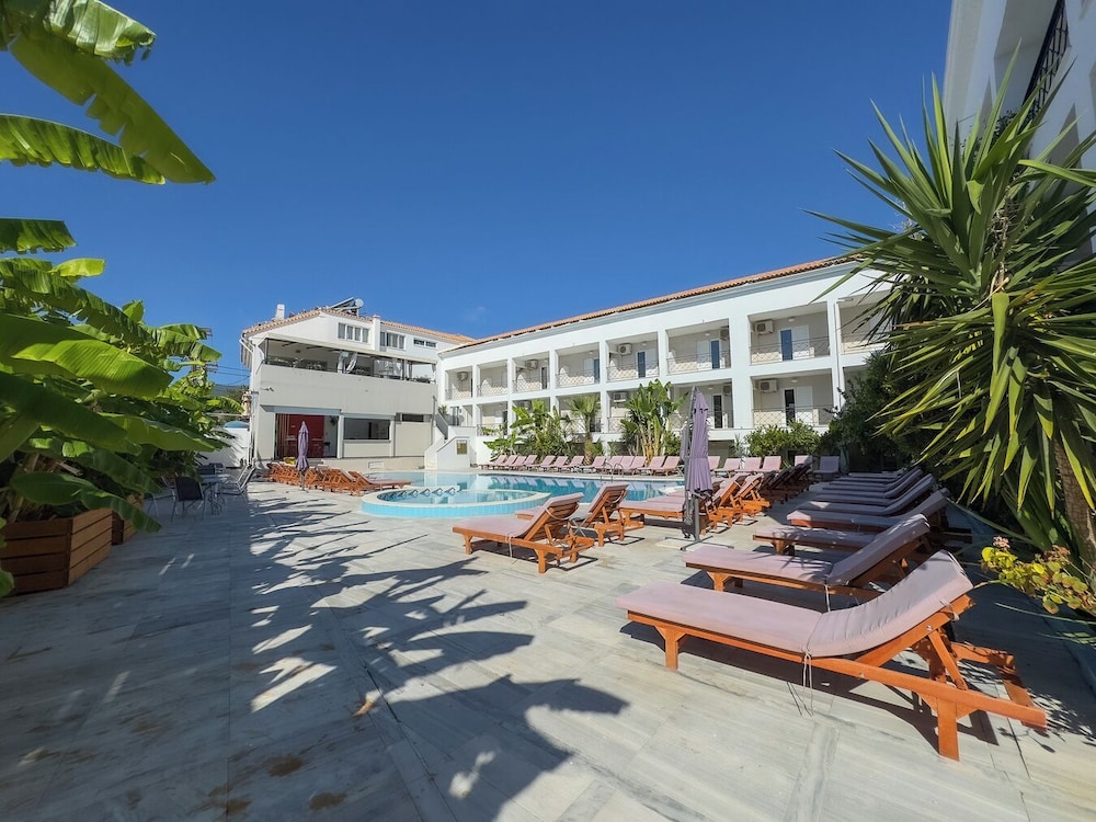 Mojo Hotel 56/60