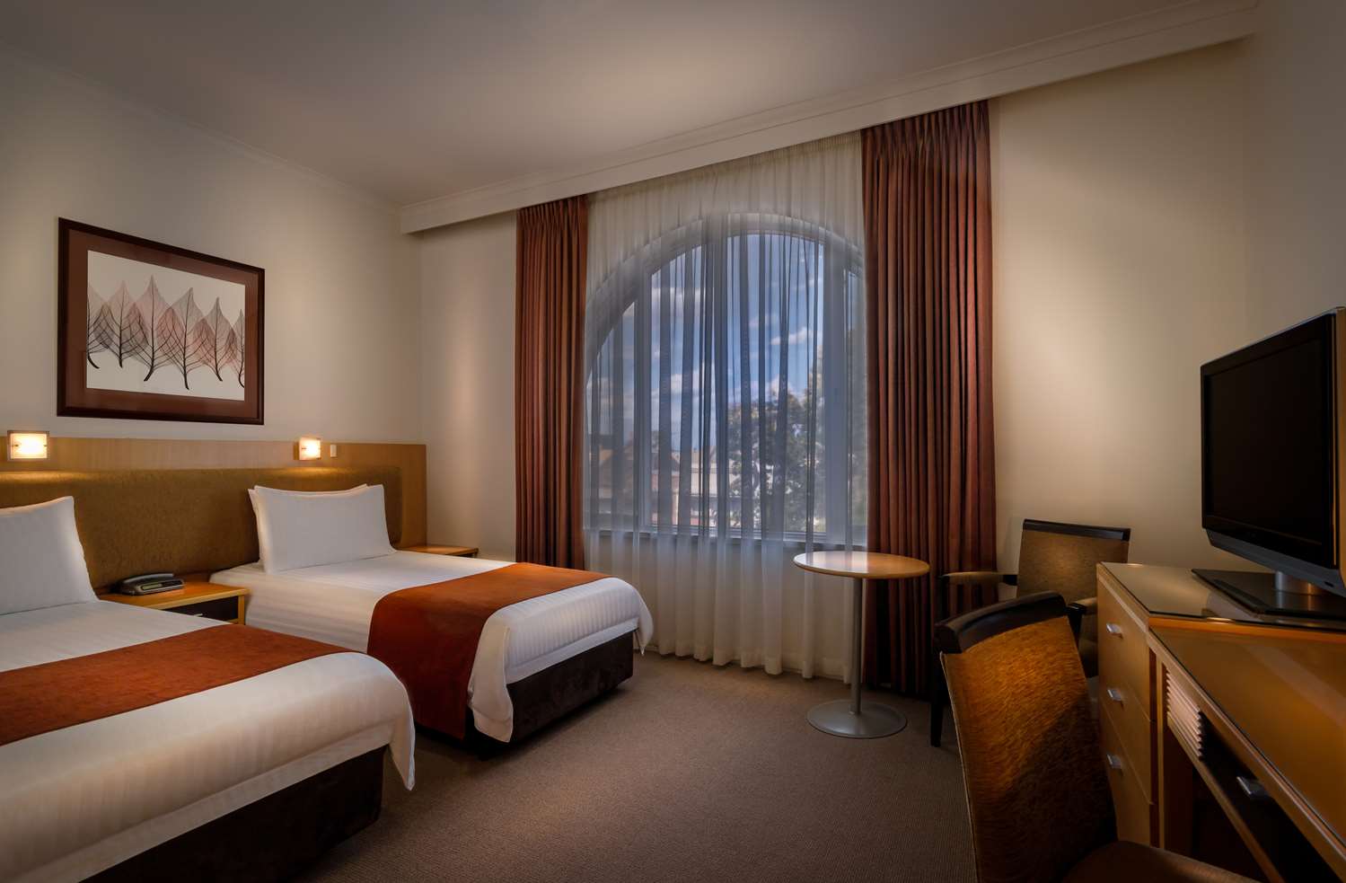 Best Western Plus Travel Inn Hotel 5/18