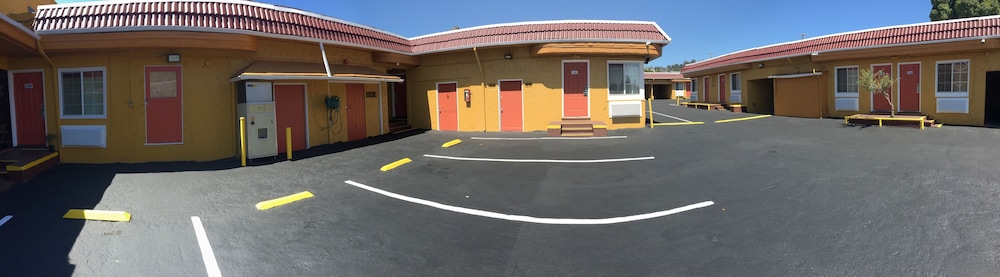 Harris Motel 5/59