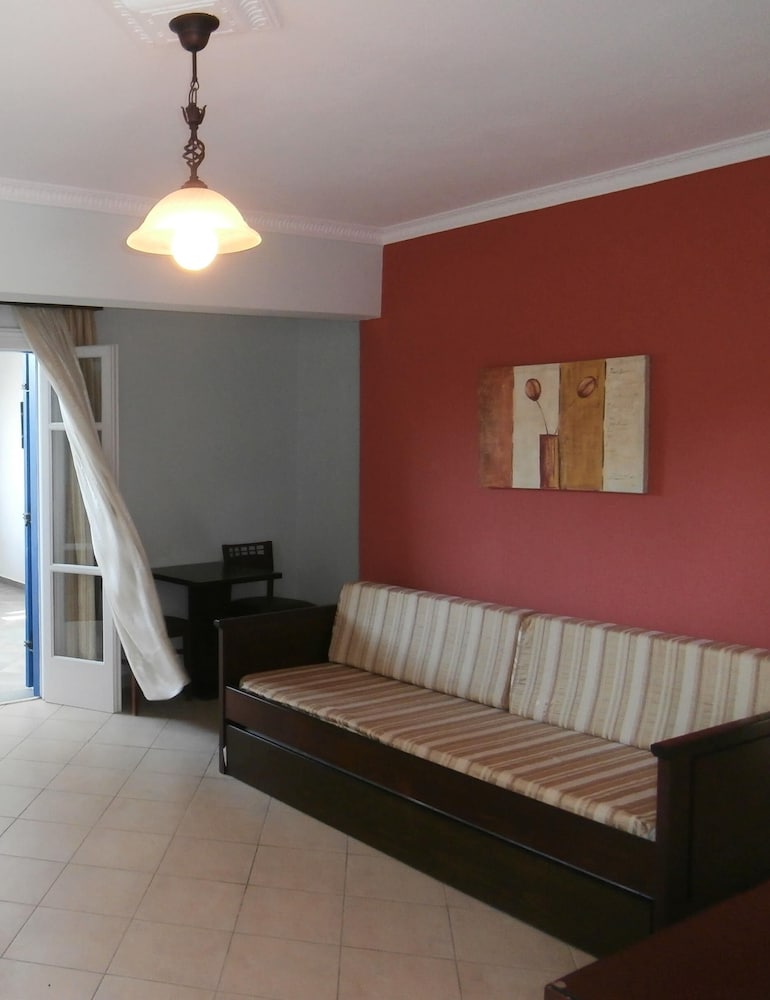 Katerina Hotel 24/76