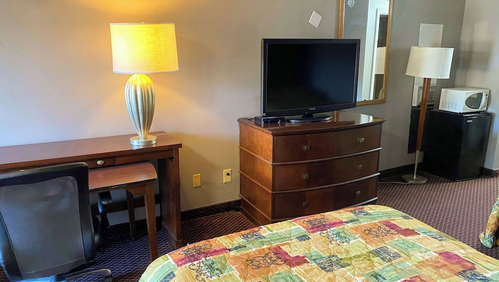 Magnuson Hotel Marietta 37/46