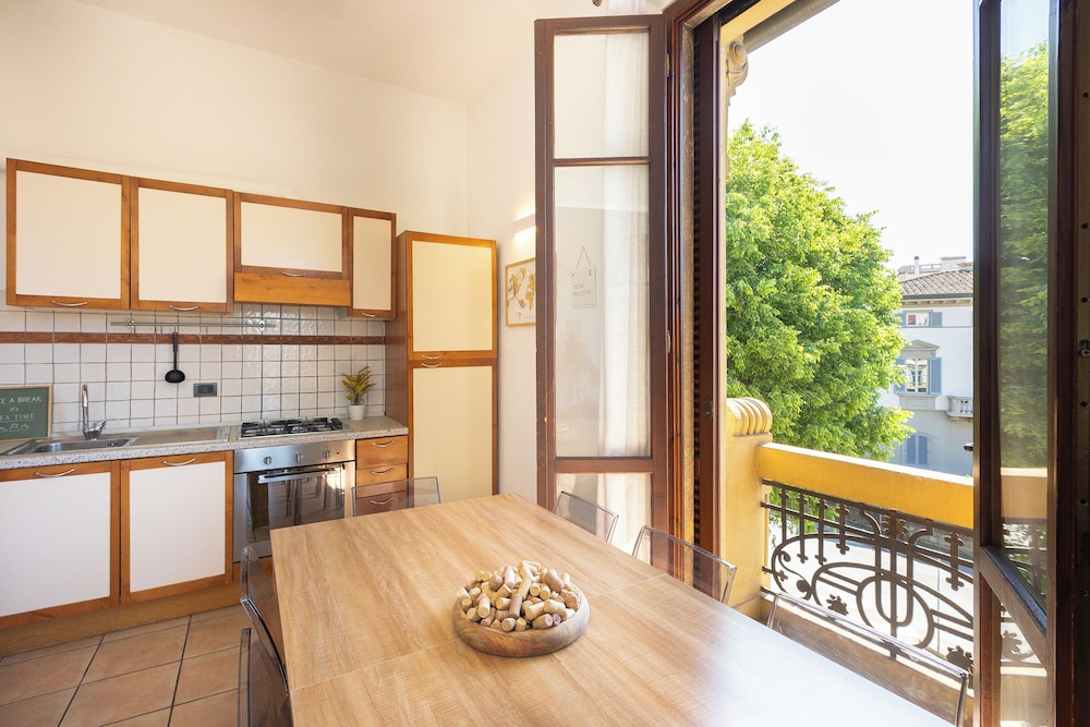 Rental In Rome Rosselli Palace Apartment 5 39/49