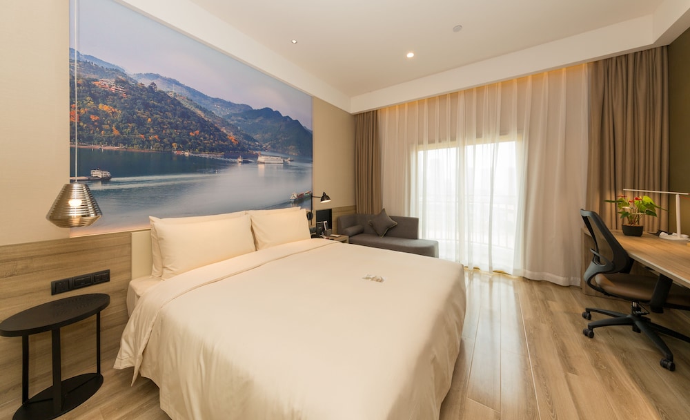 Atour Hotel (Chongqing Hongyadong Riverside) 10/36