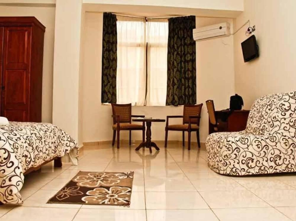 Stambouli Hotel 12/51