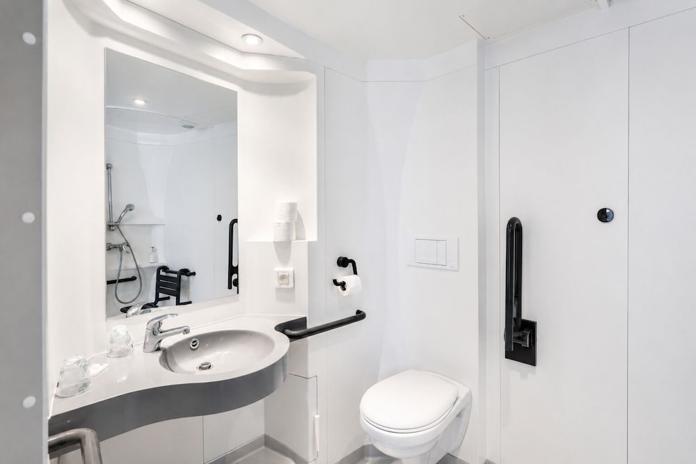 First Inn Hotel Paris Sud Les Ulis 44/48