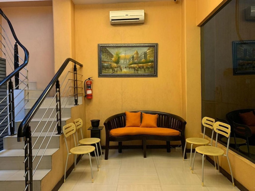 Rumah Shinta 57/68