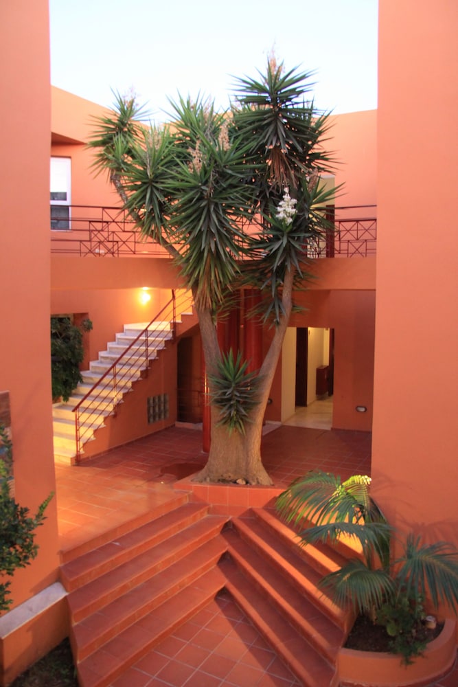 Hotel Elotia 28/30