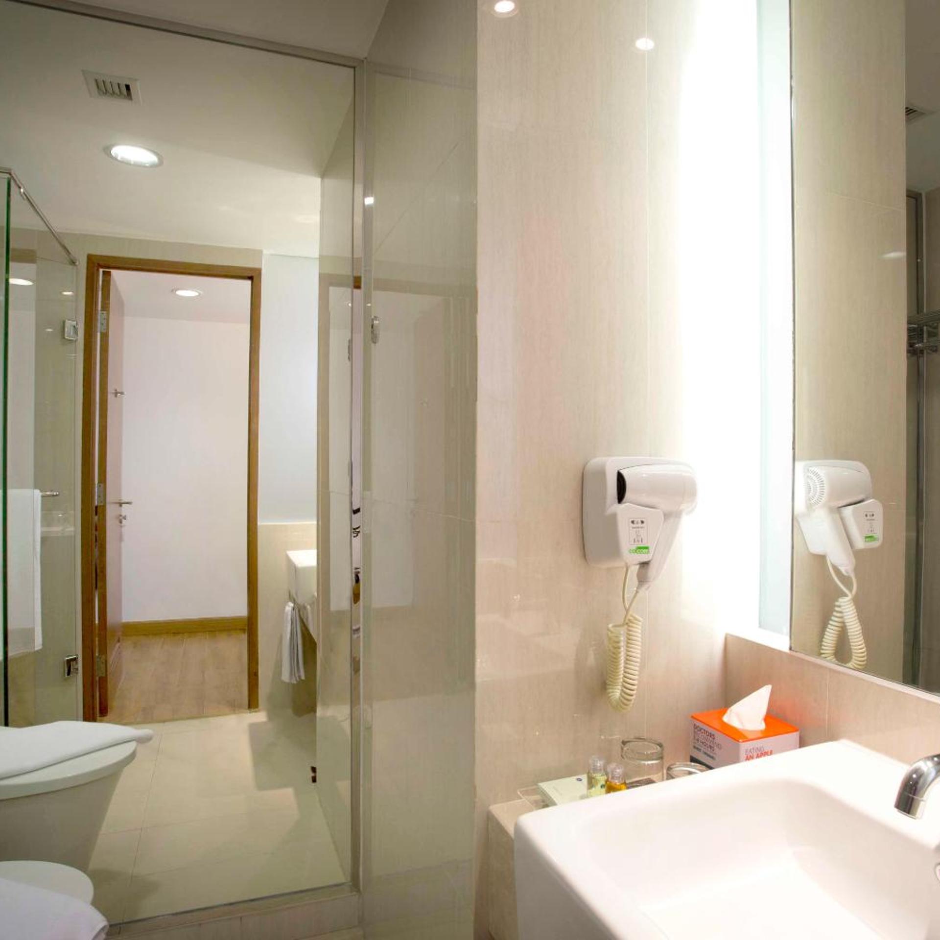 غرفة بسرير مزدوج أو سريرين منفصلين بإطلالة على الجبل، Pesona Alam Resort & Spa 8/8