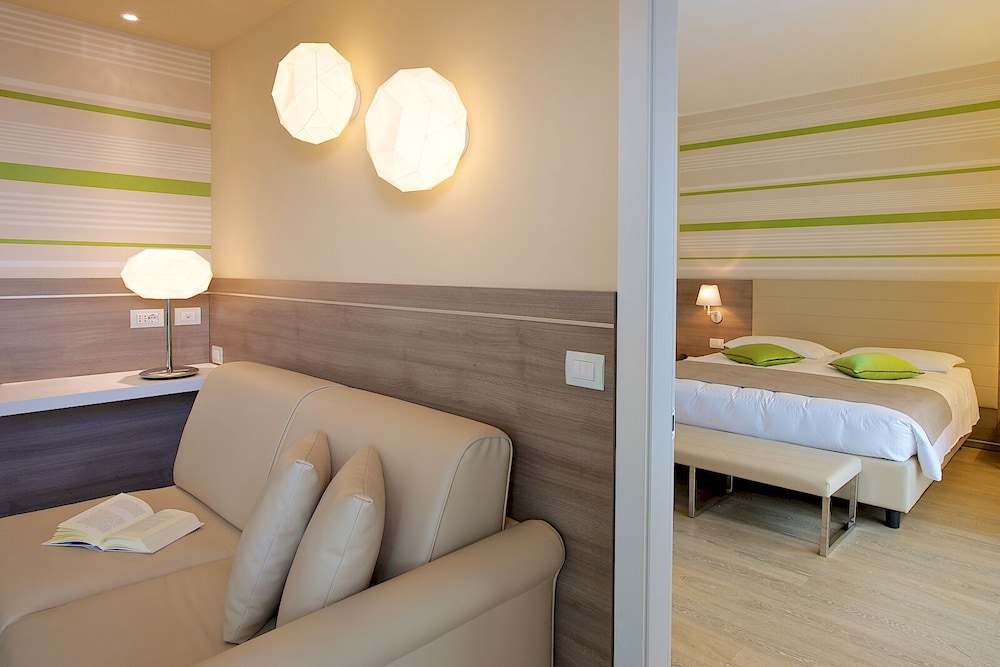ENJOY GARDA HOTEL 40/69