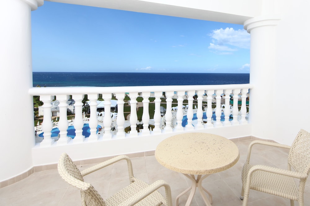 Bahia Principe Escape Runaway Bay 26/70