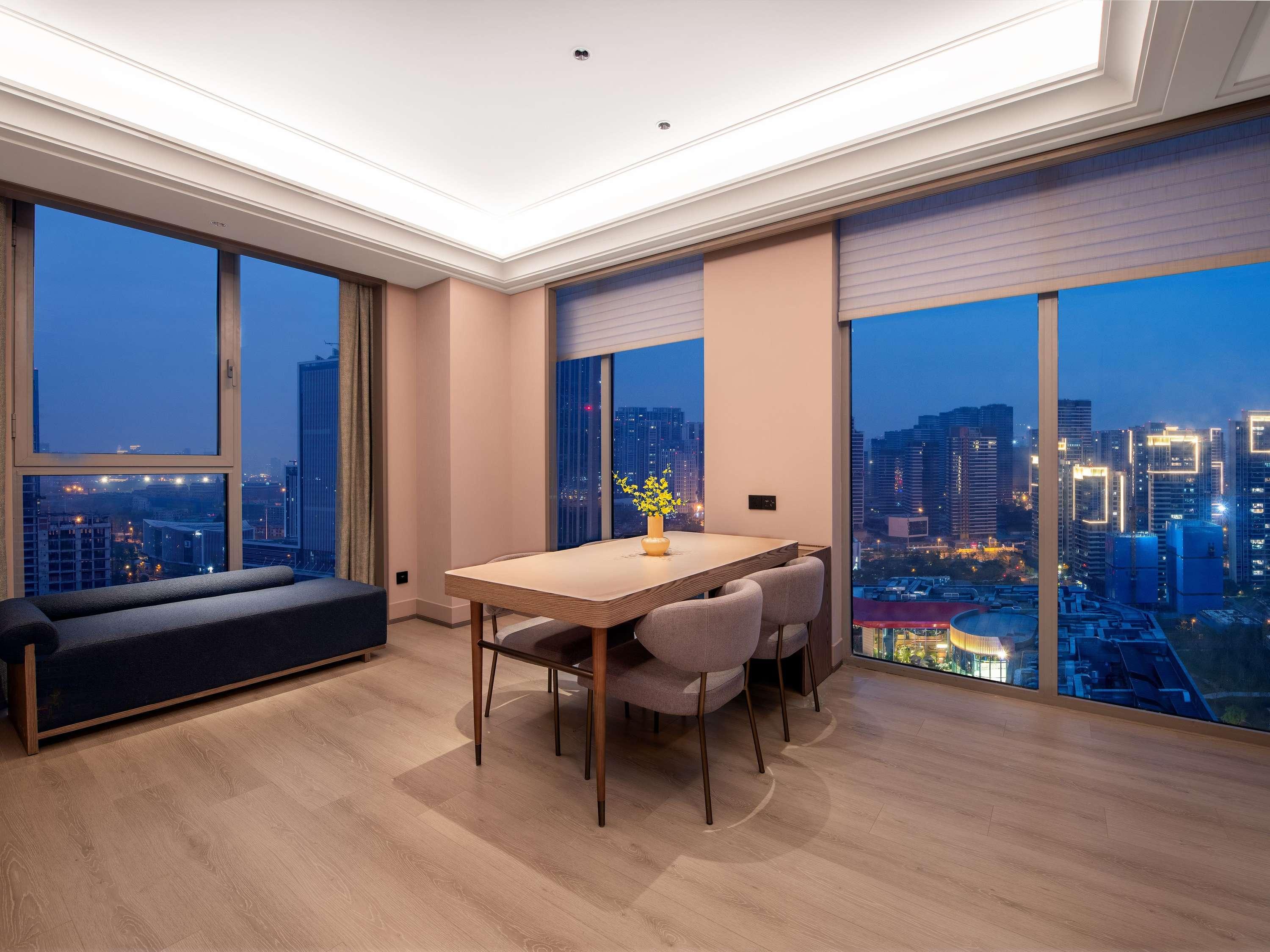 Mercure Chengdu West Expo City 25/36