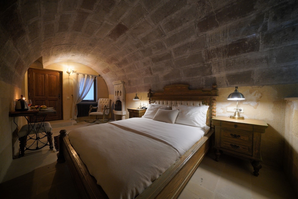 Maya Cave Hotel 8/50