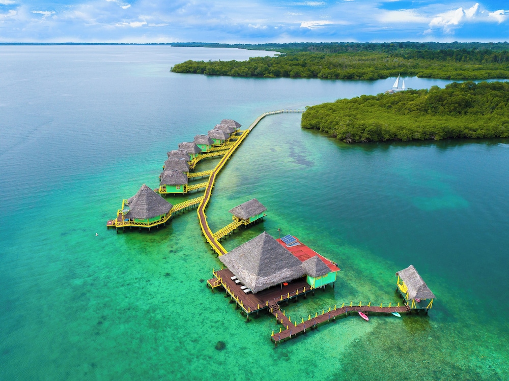 Punta Caracol Acqua Lodge Bp 10/45