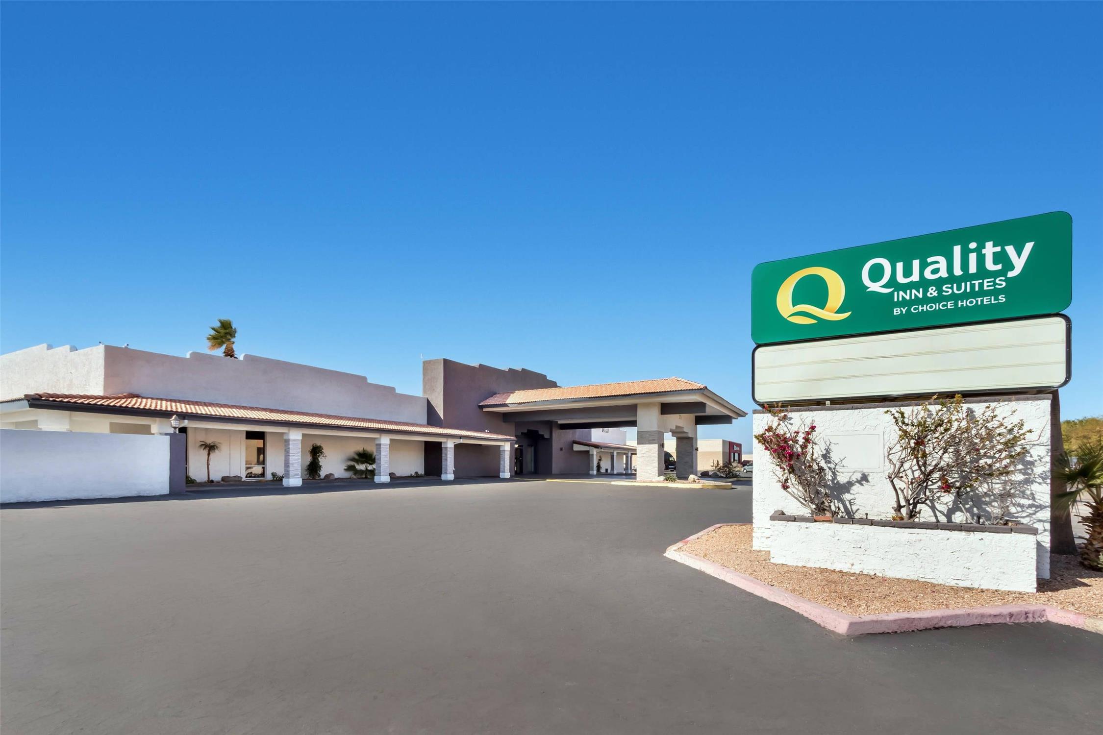 Quality Inn Suites Lake Havasu City 8/55