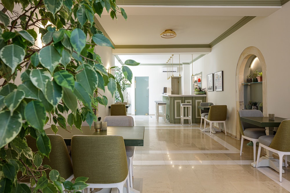 Mythos Suites Hotel 40/68