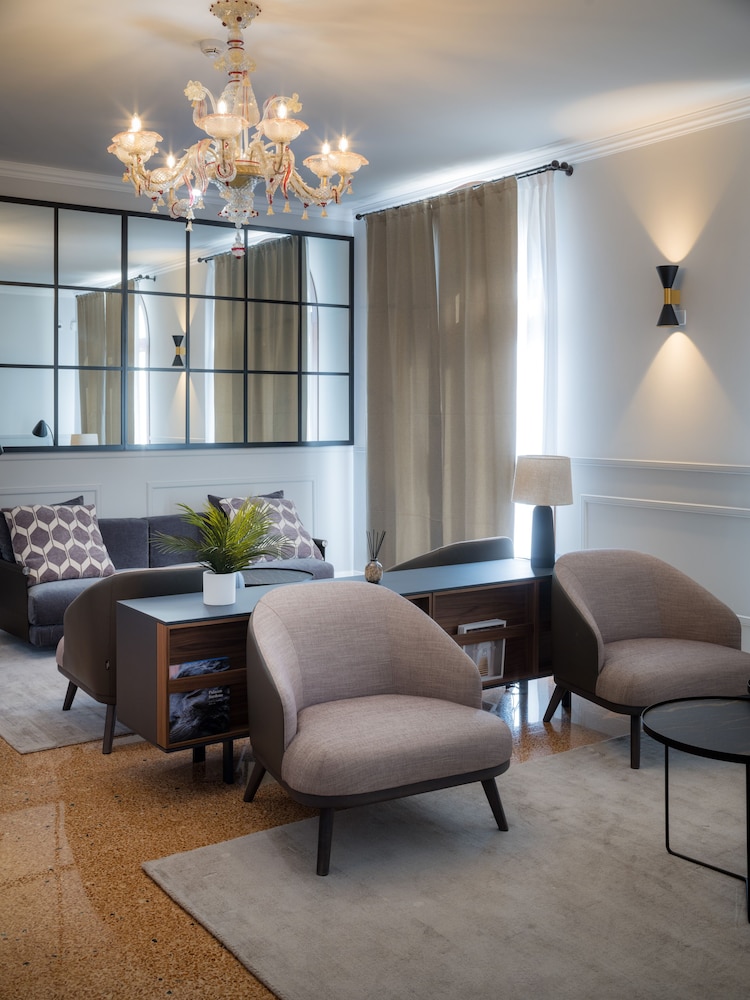 The Foscarini 20/37