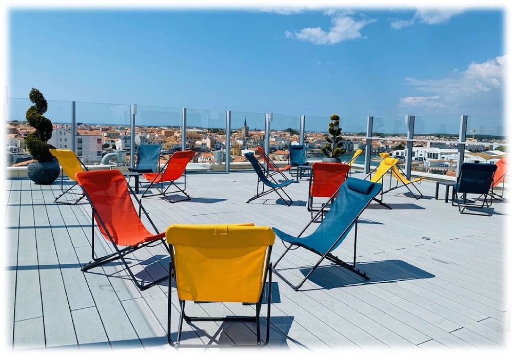 Kyriad Prestige Les Sables D Olonne Plage Centre Des Congres 49/65