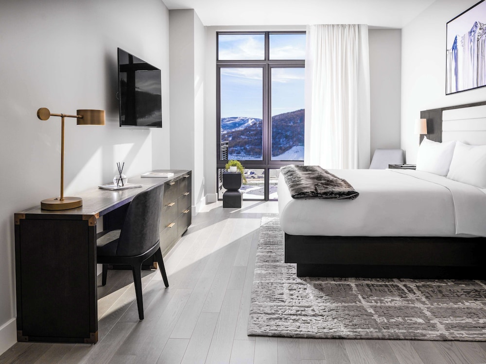 3 Bedrooms, Residence, 3 King Beds, Mountain Side
