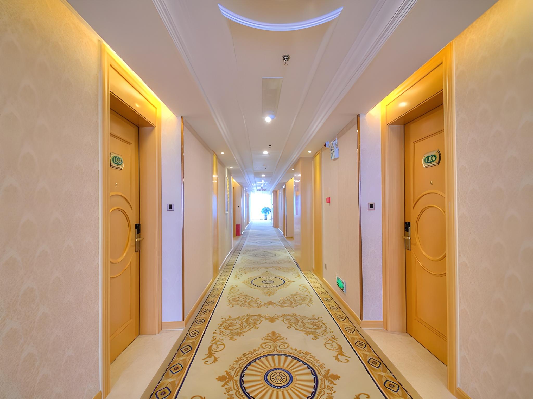 Vienna International Hotel (Pingdingshan Yingcheng) 30/50