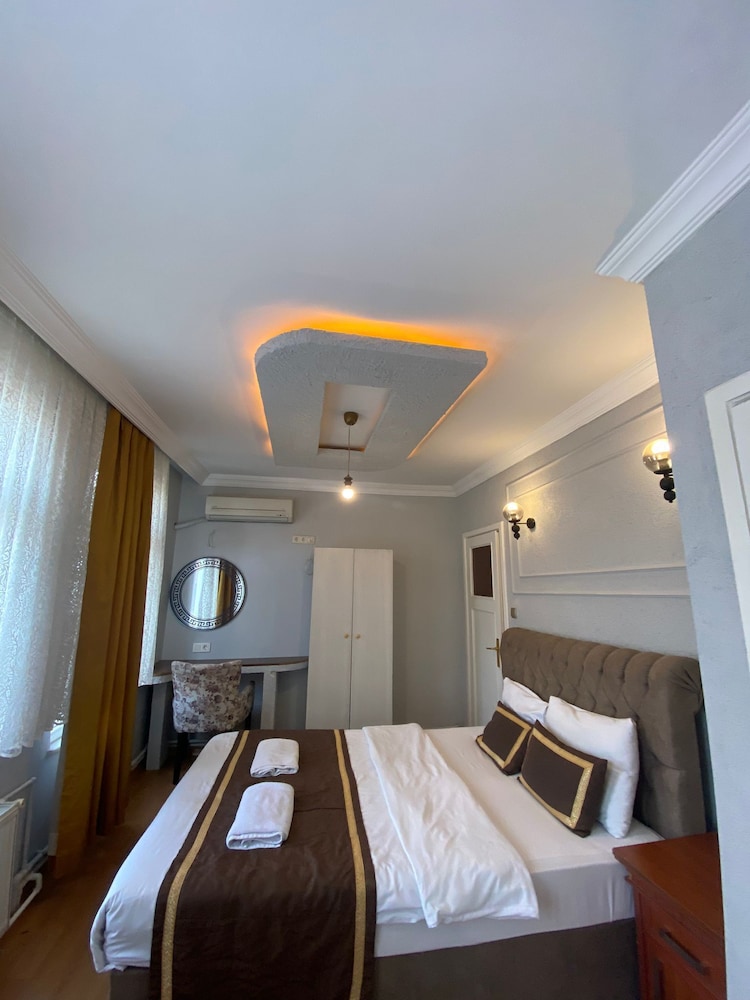 Apartment, 1 Single and 2 Double Beds, Annex، Berce Hotel 4/10