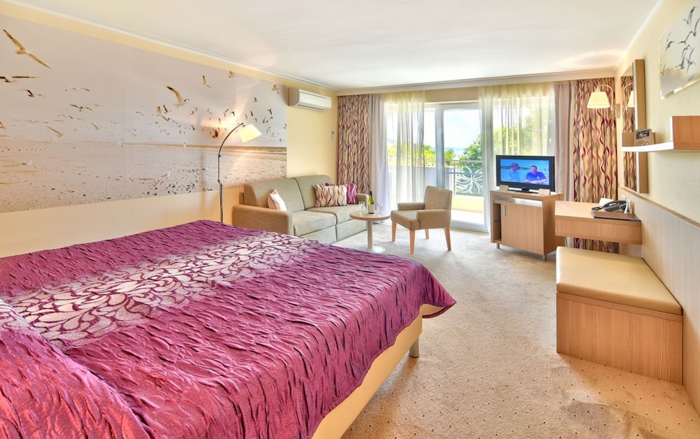 Room, Double Bed, Park View