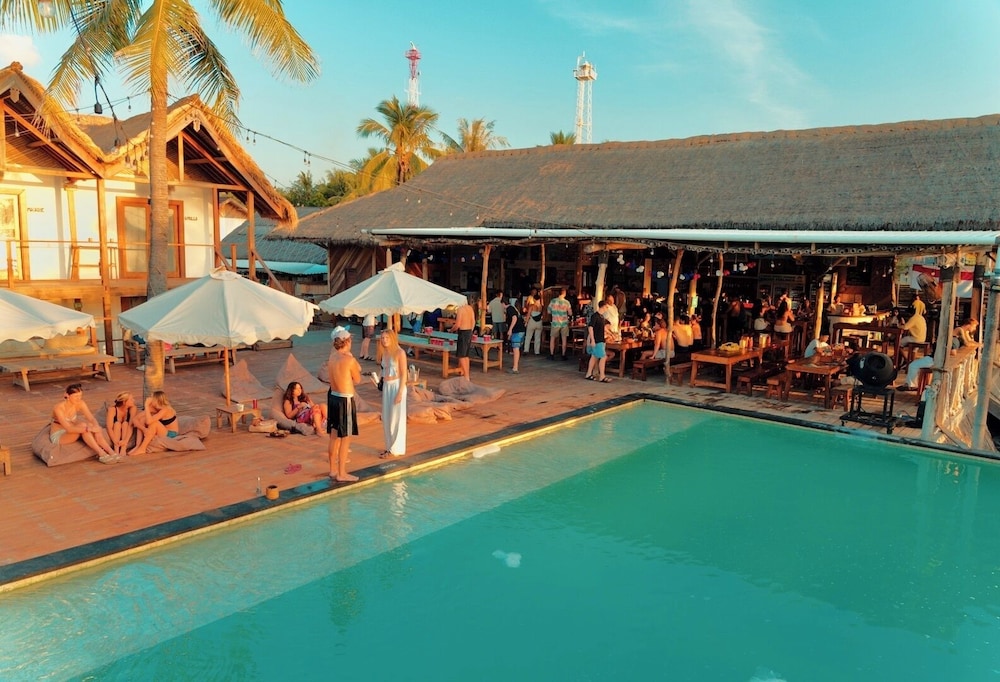 Mad Monkey Gili Trawangan 48/50