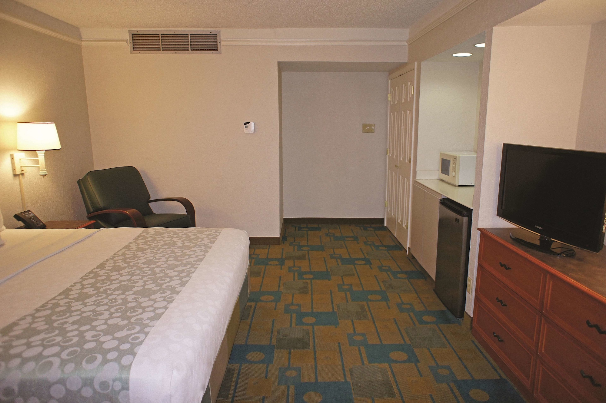 جناح ديلوكس بسرير كينج، La Quinta Inn Pensacola 5/9