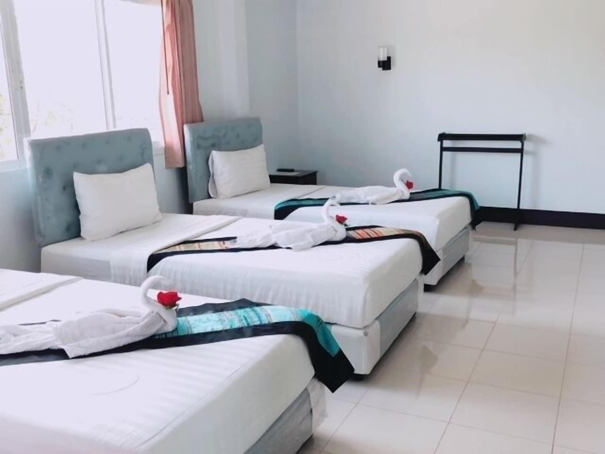 ROOM, TRIPLE