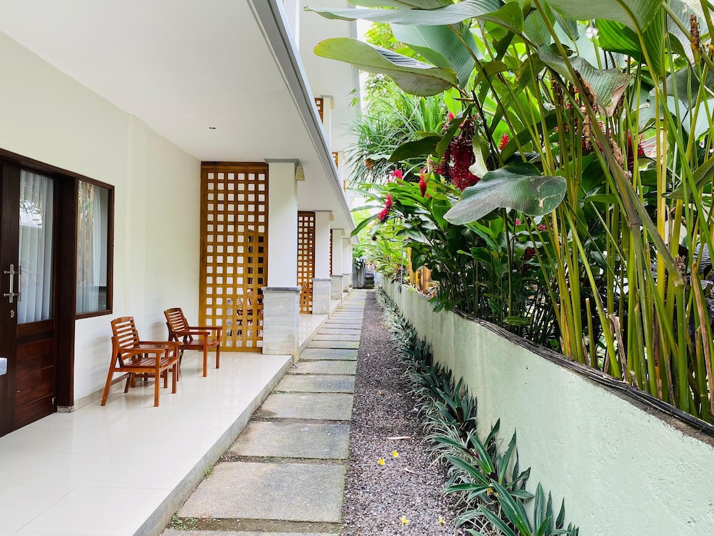 Putri Ayu Cottages 9/63